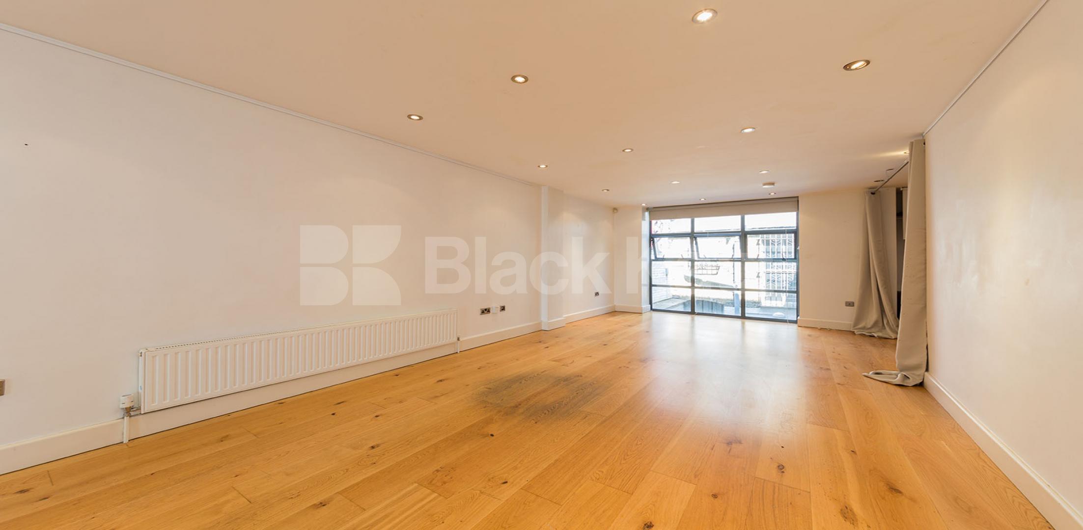 			STUNNING SPACIOUS LIVE WORK STUDIO APARTMENT, 1 Bedroom, 1 bath, 1 reception Flat			 Bethnal Green Road , BETHNAL GREEN-SHOREDITCH 